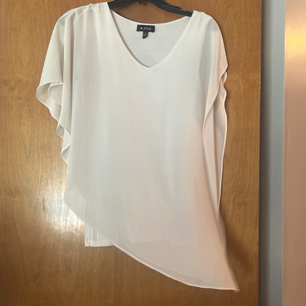 White, Flowy, Top!